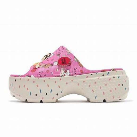 Crocs Line Friends Stomp Slides - Picture 12 of 13